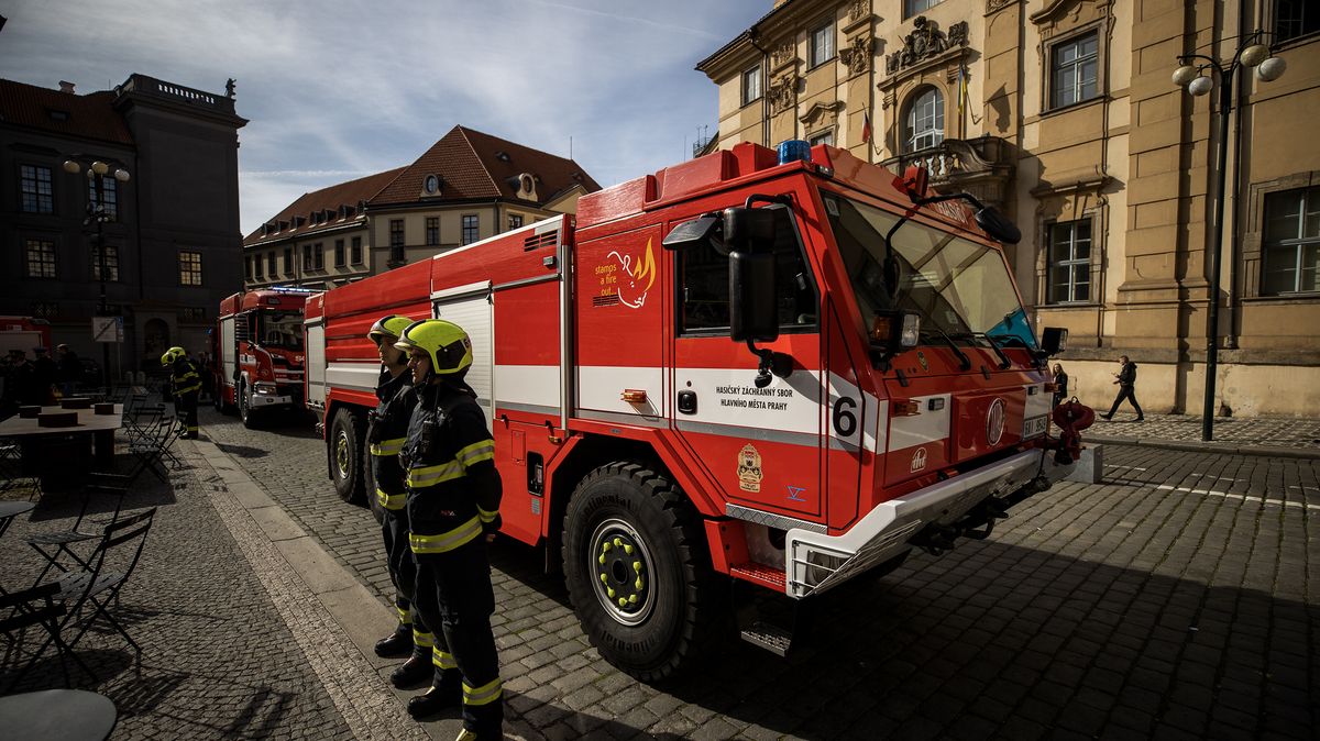 V Kralupech nad Vltavou hořela ubytovna. Sedm zraněných, z nich dva vážně